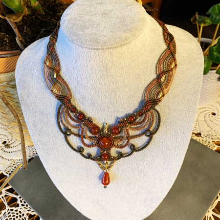 collier onyx micromacramé